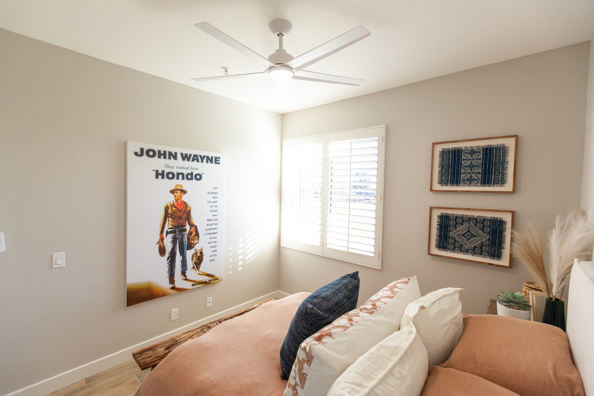 Tustin condo guest bedroom